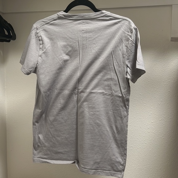 Men’s Hollister T Shirt - Picture 3 of 3